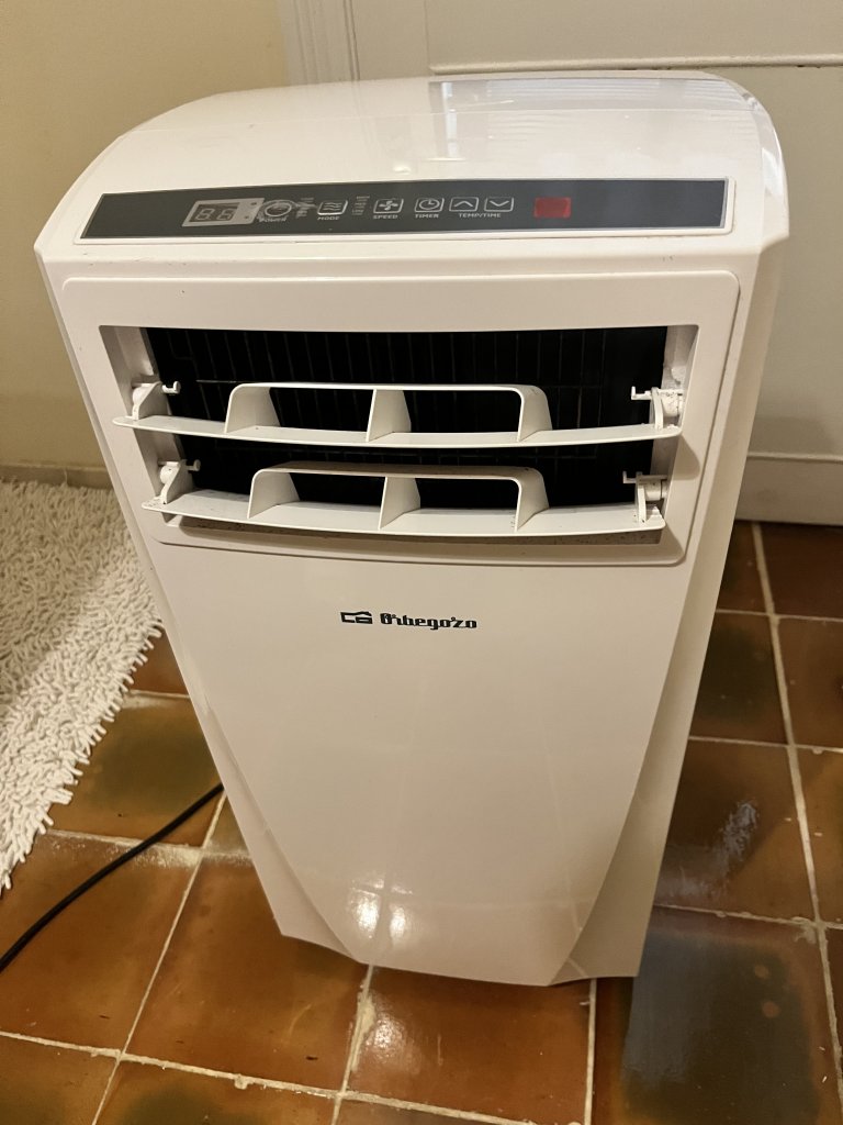 Portable air conditioner