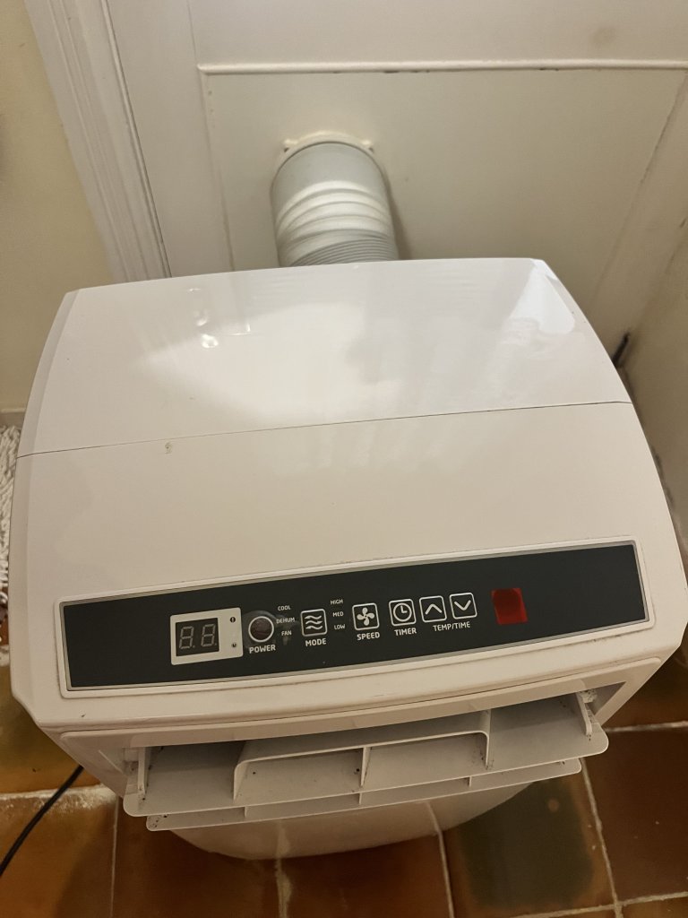 Portable air conditioner