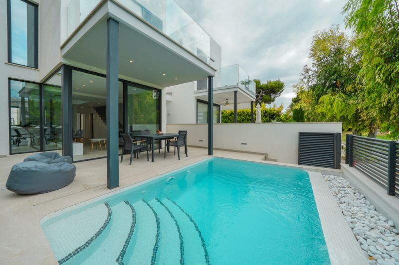 Modern semi-detached second line Puerto Alcudia