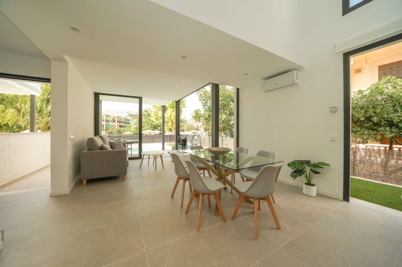 Modern semi-detached second line Puerto Alcudia