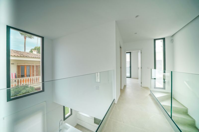 Modern semi-detached second line Puerto Alcudia