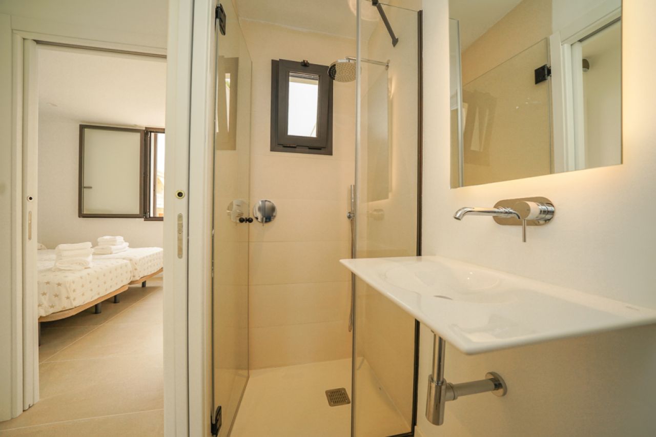 Modern semi-detached second line Puerto Alcudia