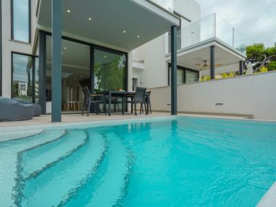 Modern semi-detached second line Puerto Alcudia