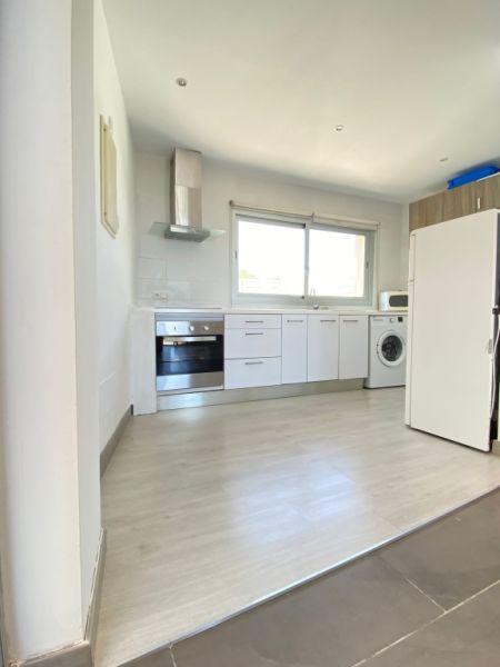 Moderne Doppelhaushälfte mit privatem Pool und Meerblick in Cala Mandia