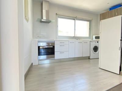 Moderne Doppelhaushälfte mit privatem Pool und Meerblick in Cala Mandia