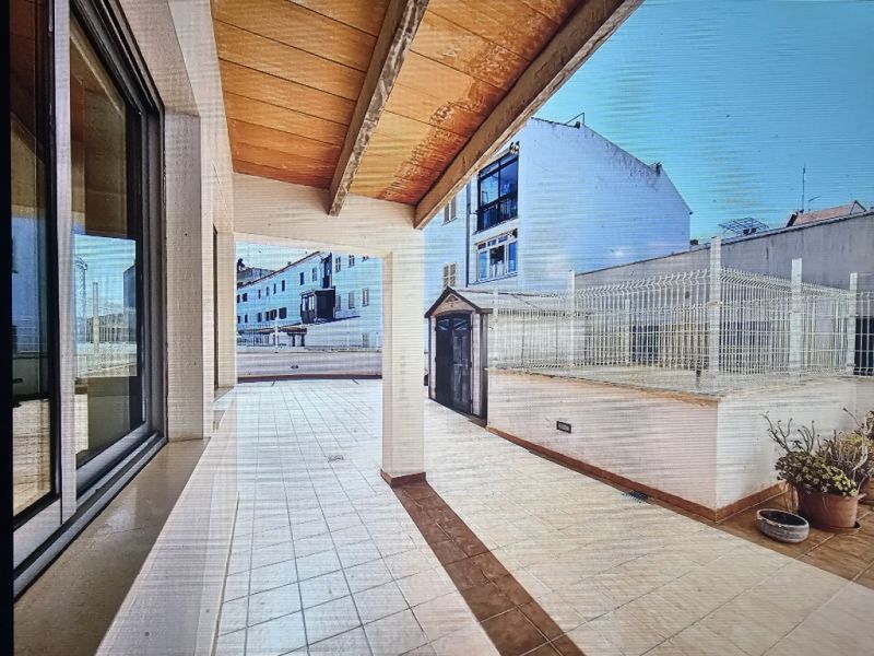 Modern, large apartment with XXL partly covered terrace on the edge of vo