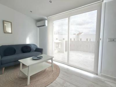 Modern bright attic apartment in S´Illot