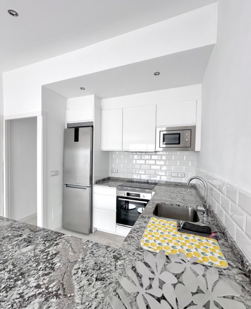 Modern bright attic apartment in S´Illot