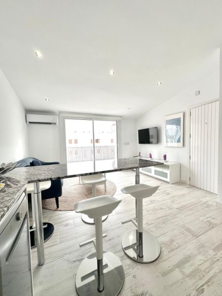 Modern bright attic apartment in S´Illot