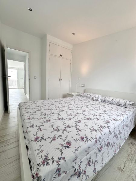 Modern bright attic apartment in S´Illot