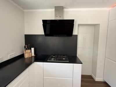 Moderne Küche in weiß matt