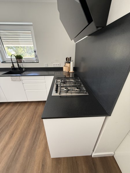 Moderne Küche in weiß matt