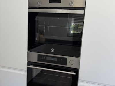 Moderne Küche in weiß matt