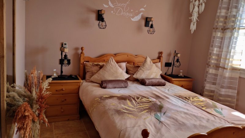 Moderne, smarte 3-Zi. Wohnung in gepflegter Anlage. Riesiger Pool, Tennis, Padel, BBC, Parkplatz