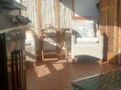 Moderne, smarte 3-Zi. Wohnung in gepflegter Anlage. Riesiger Pool, Tennis, Padel, BBC, Parkplatz