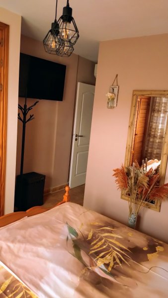 Moderne, smarte 3-Zi. Wohnung in gepflegter Anlage. Riesiger Pool, Tennis, Padel, BBC, Parkplatz