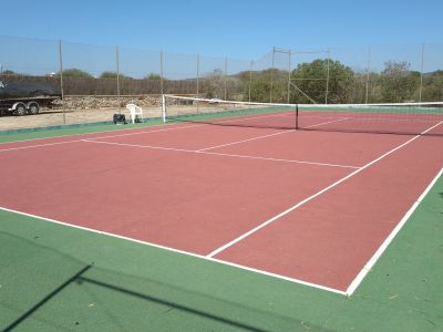Moderne, smarte 3-Zi. Wohnung in gepflegter Anlage. Riesiger Pool, Tennis, Padel, BBC, Parkplatz