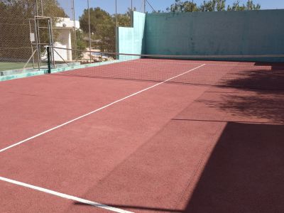 Moderne, smarte 3-Zi. Wohnung in gepflegter Anlage. Riesiger Pool, Tennis, Padel, BBC, Parkplatz