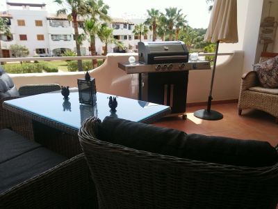 Moderne, smarte 3-Zi. Wohnung in gepflegter Anlage. Riesiger Pool, Tennis, Padel, BBC, Parkplatz