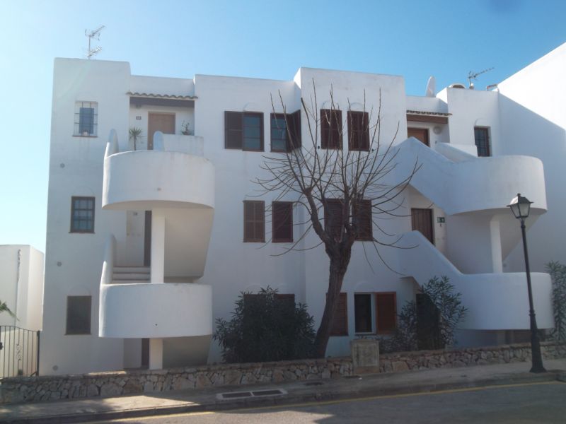 Modern and bright ground floor apartment with communal pool in Cala Dor -- AP 33 VK