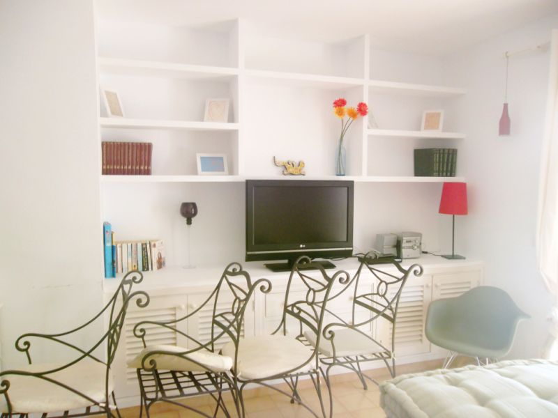 Modern and bright ground floor apartment with communal pool in Cala Dor -- AP 33 VK