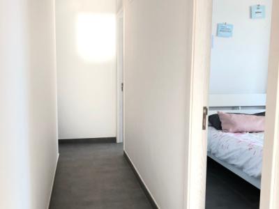 Modernes 3-stöckiges Haus mit Swimmingpool in der Stadt Cas Concos, Mallorca, Juni und Juli 2025