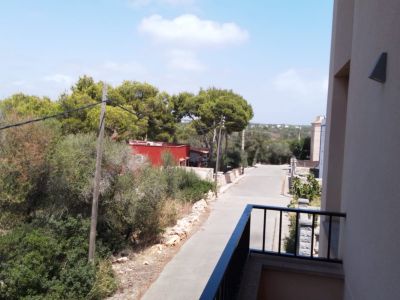 Modernes Apartment an der Küste von Cala Llombards -- AP 420 VK