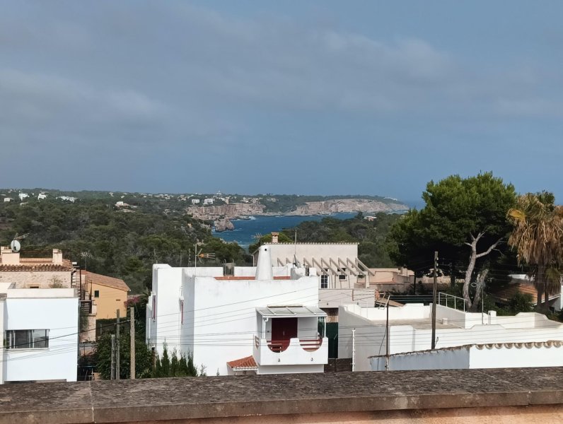 Modernes Apartment an der Küste von Cala Llombards -- AP 420 VK