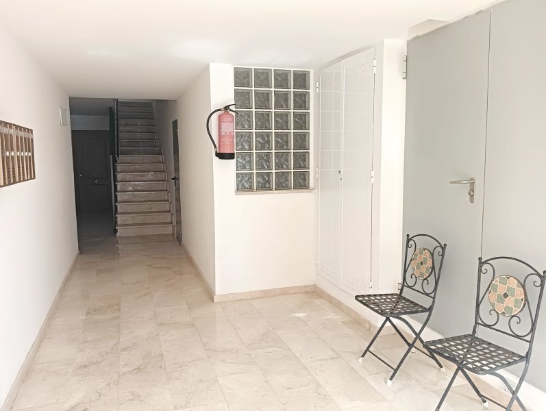 Modernes Apartment an der Küste von Cala Llombards -- AP 420 VK