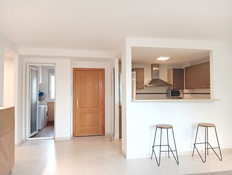 Modernes Apartment an der Küste von Cala Llombards -- AP 420 VK
