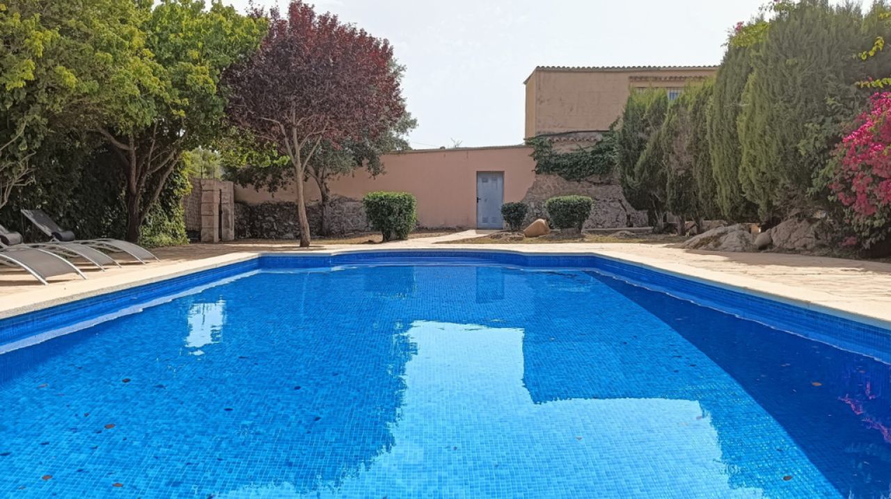 Modernes Apartment mit Pool und NK inklusive bei Arta --- AP 248