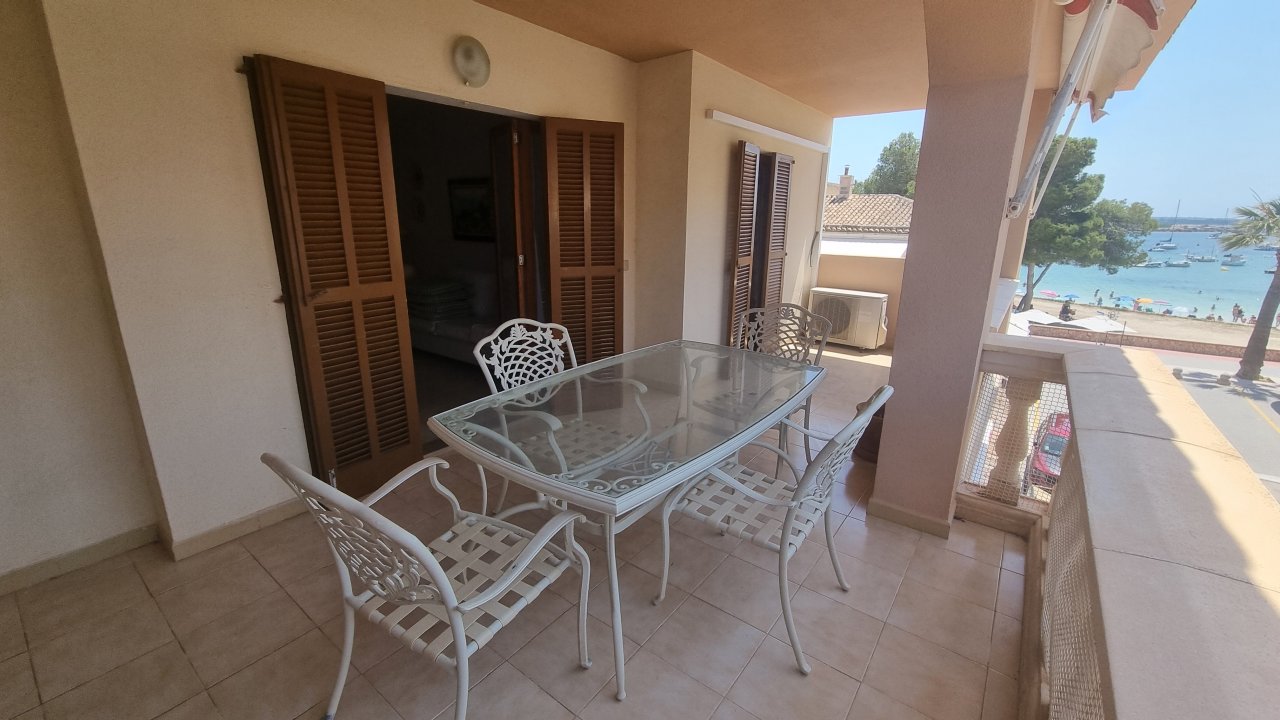 Apartamento moderno con terraza cerca del puerto de Colonia St Jordi -- AP 36 LZ