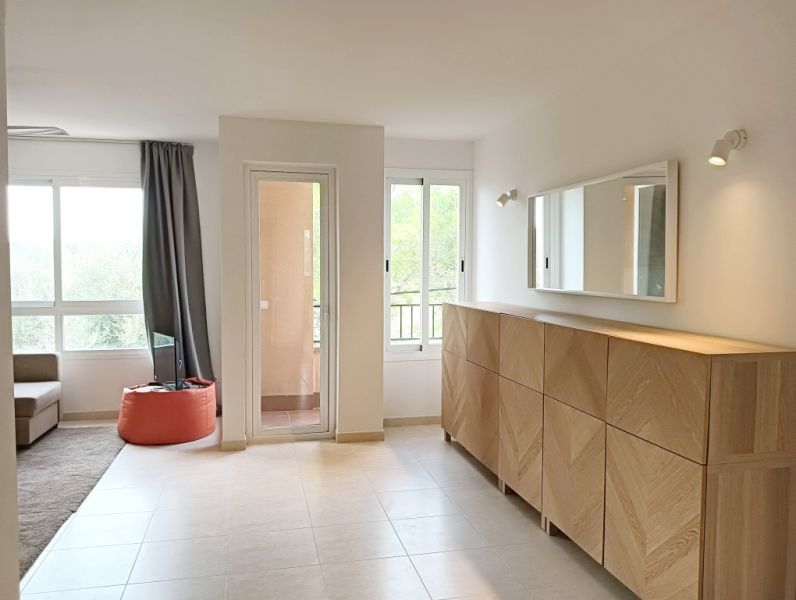 Modernes Apartment mit TIefgarage, Balkon in ruhiger Lage von Cala LLombards -- AP 420