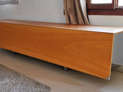 Modernes beeindruckendes Lowboard