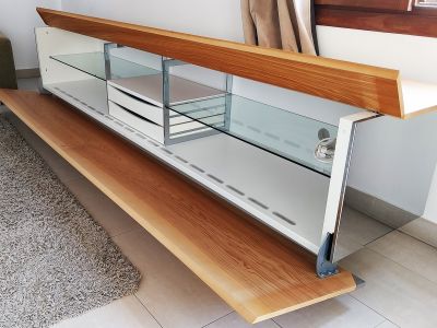 Modernes beeindruckendes Lowboard