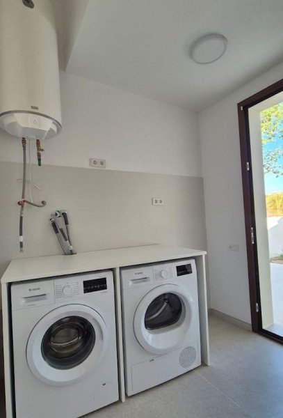 Modernes Landhaus im Bauhaus-Stil in Sant Llorenç, Langzeitmiete