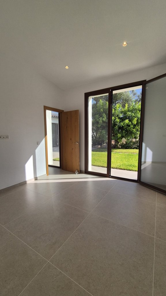 Modernes Landhaus im Bauhaus-Stil in Sant Llorenç, Langzeitmiete
