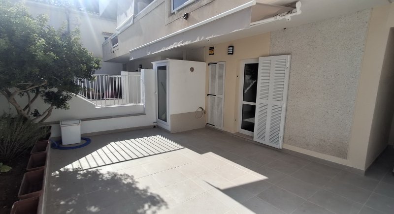 Modernes, möbliertes Parterreapartment in 1. Buchtlinie von Porto Colom - AP 100