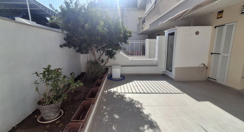 Modernes, möbliertes Parterreapartment in 1. Buchtlinie von Porto Colom - AP 100