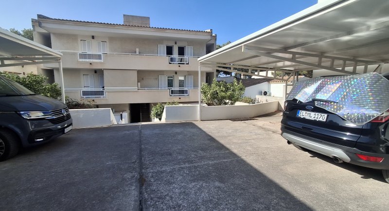 Modernes, möbliertes Parterreapartment in 1. Buchtlinie von Porto Colom - AP 100