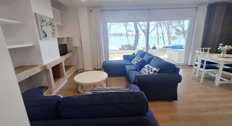 Modernes, möbliertes Parterreapartment in 1. Buchtlinie von Porto Colom - AP 100