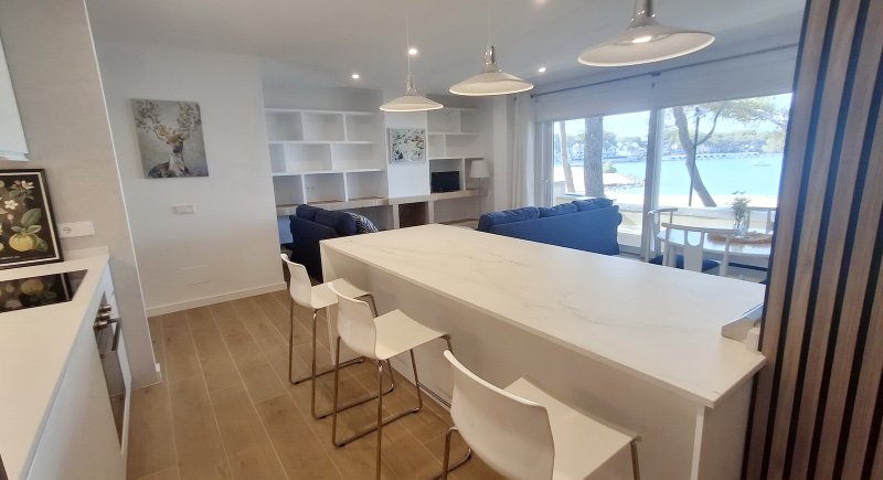 Modernes, möbliertes Parterreapartment in 1. Buchtlinie von Porto Colom - AP 100