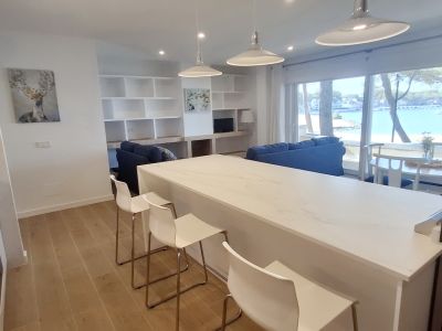 Modernes, möbliertes Parterreapartment in 1. Buchtlinie von Porto Colom - AP 100