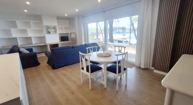 Modernes, möbliertes Parterreapartment in 1. Buchtlinie von Porto Colom - AP 100