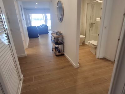Modernes, möbliertes Parterreapartment in 1. Buchtlinie von Porto Colom - AP 100