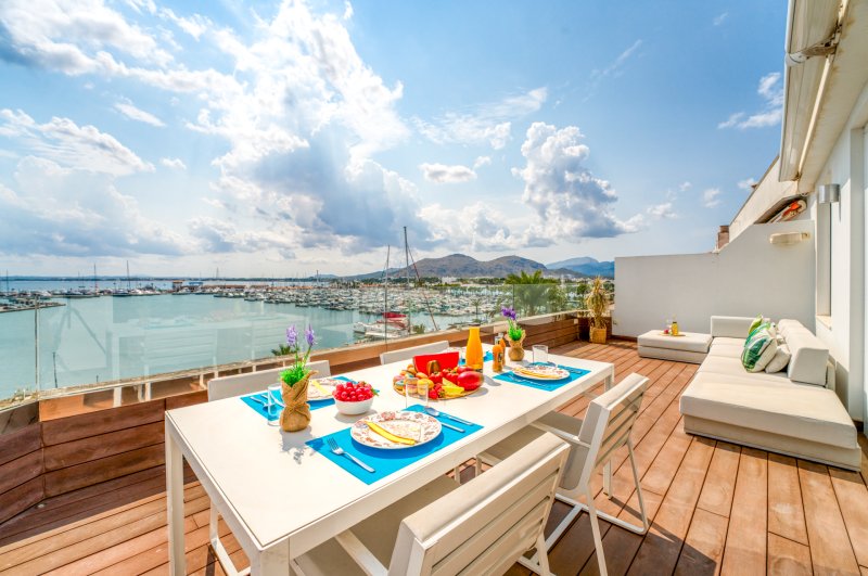 Modernes Penthouse Appartment in 1. Hafenlinie in Alcudia