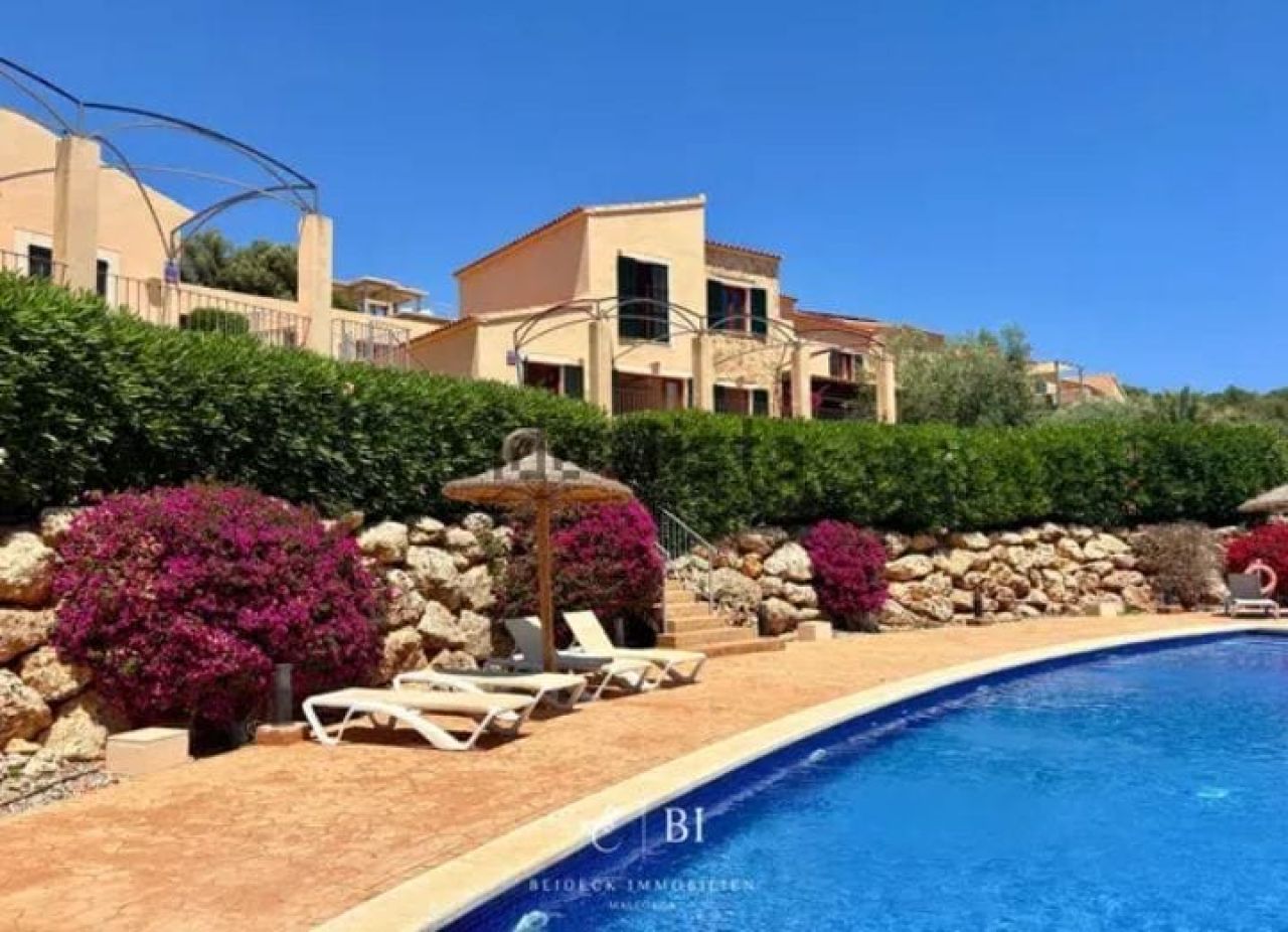 - Modern terraced mid-terrace house in Cala Romantica