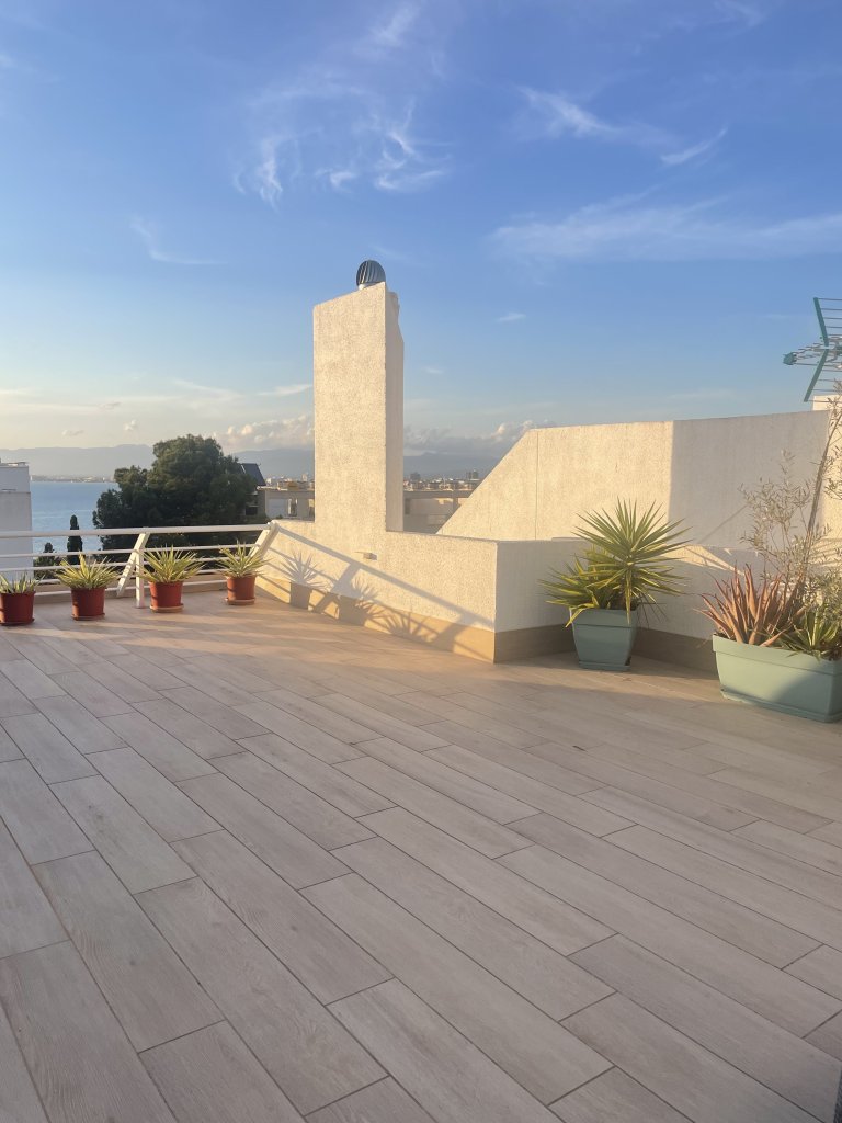 Modern townhouse with roof terrace & pool near Palma