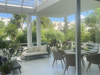 Modern townhouse with roof terrace & pool near Palma