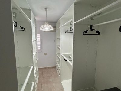Möbel preiswert abzugeben